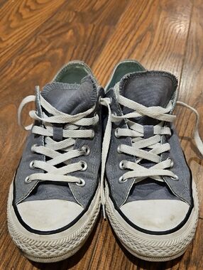 Converse Casual Low-Top Canvas Sneakers in Gray